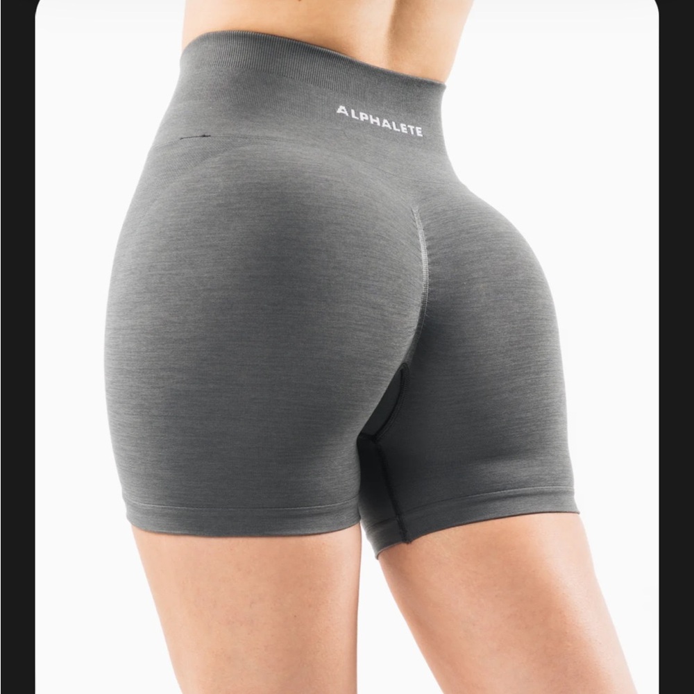 Alphalete amplify shorts